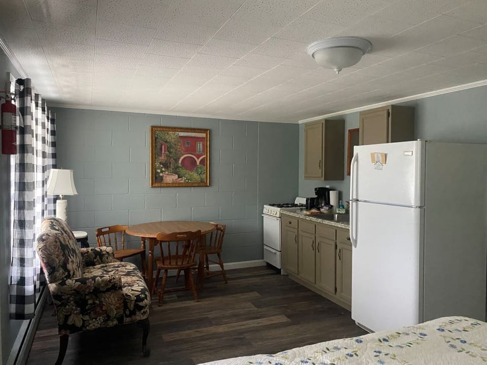 Suite20720Kitchen