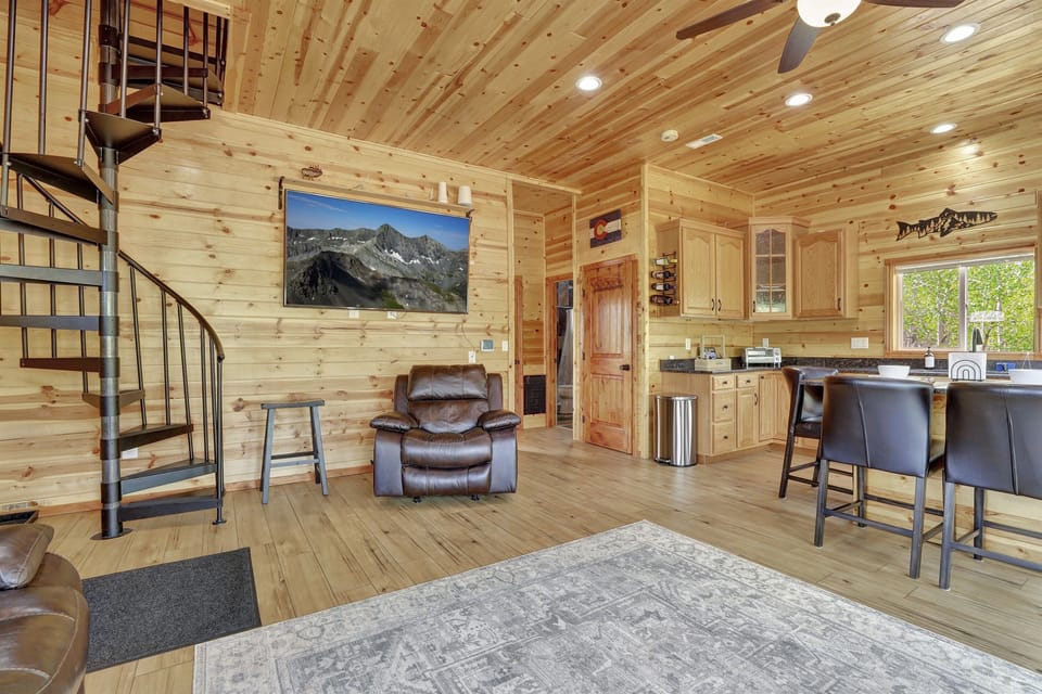 ving area with Smart TV for entertainment.