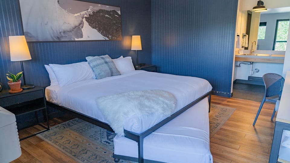 Stretch out after adventures in a cozy, design-forward retreat.