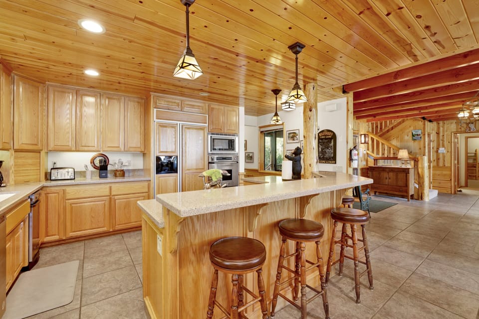 Large open kitchen with breakfast bar