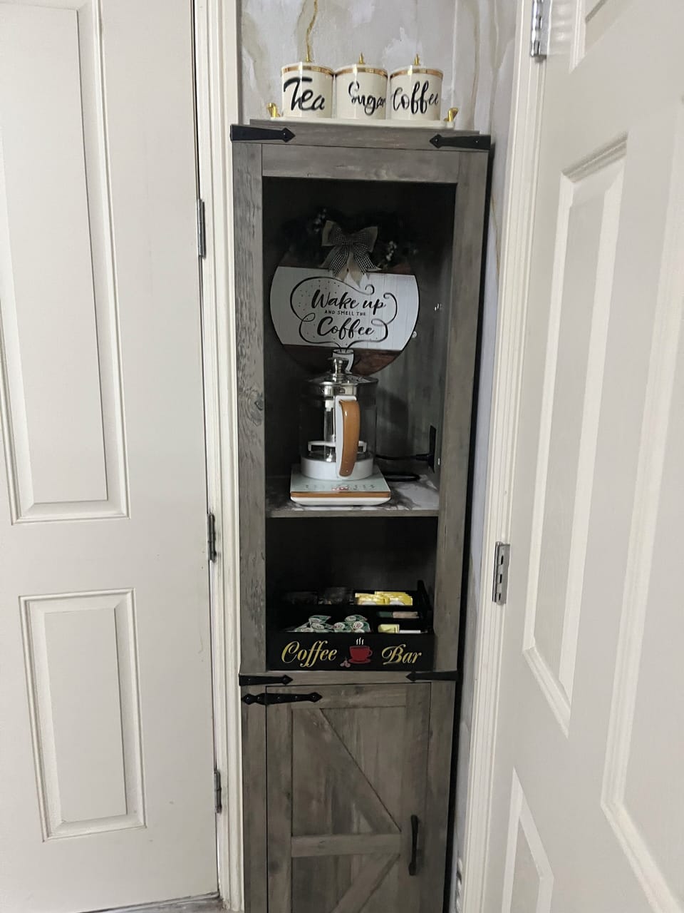 Coffee bar with pot that can be used for anything you can boil including water.