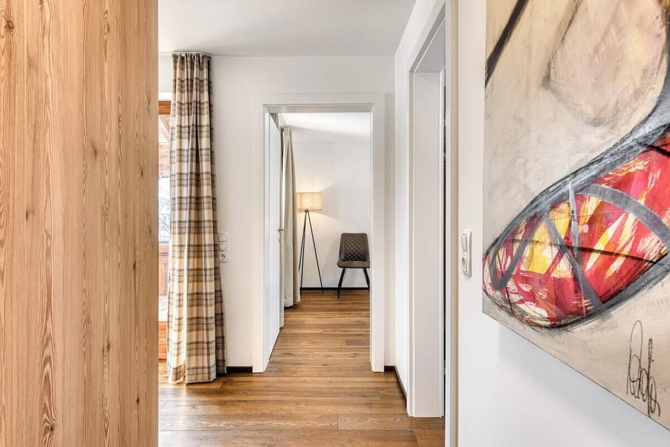 Bright hallway as access to living and sleeping areas