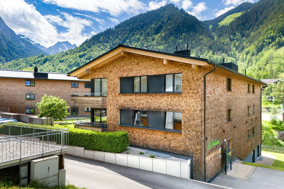 View of the Mottakopf App. holiday apartment building – Brand in the Brandnertal valley