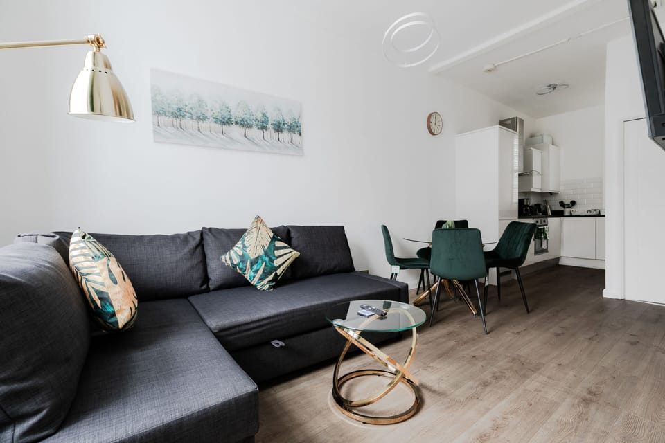 Living Room / Lounge