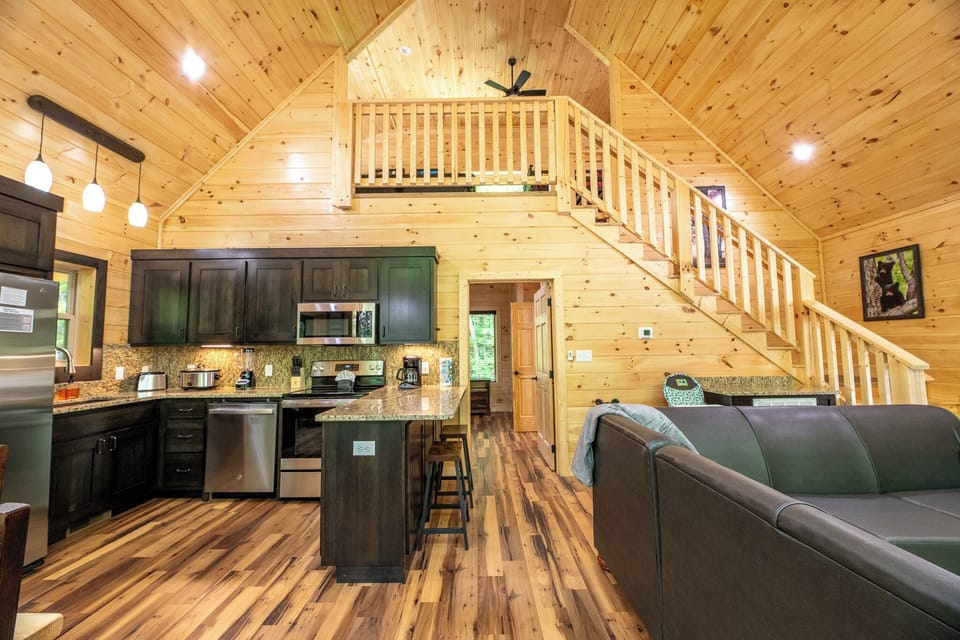 Cozy Cub Cabin's cozy living area