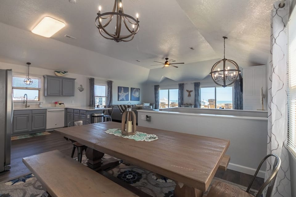 Top Level Dining Area