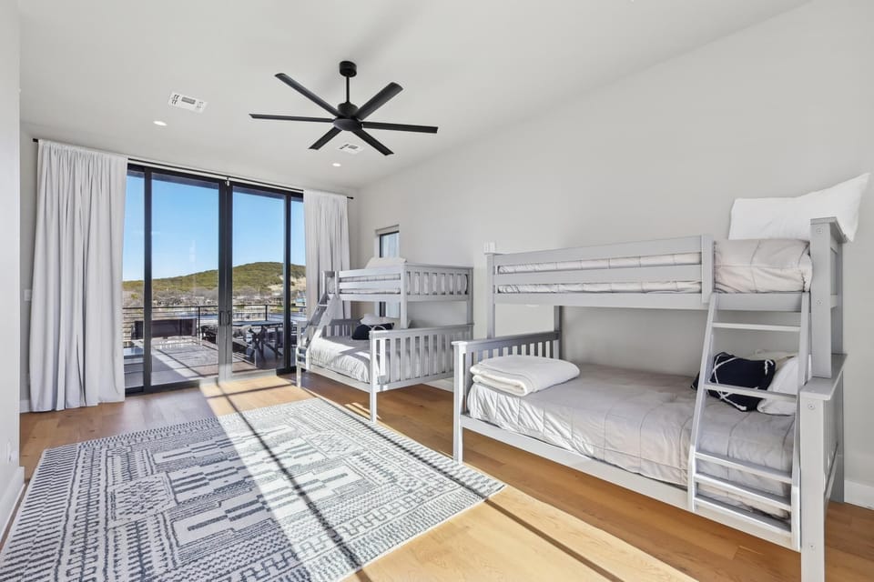Upstairs bunk room (2 fulls, 2 twins)