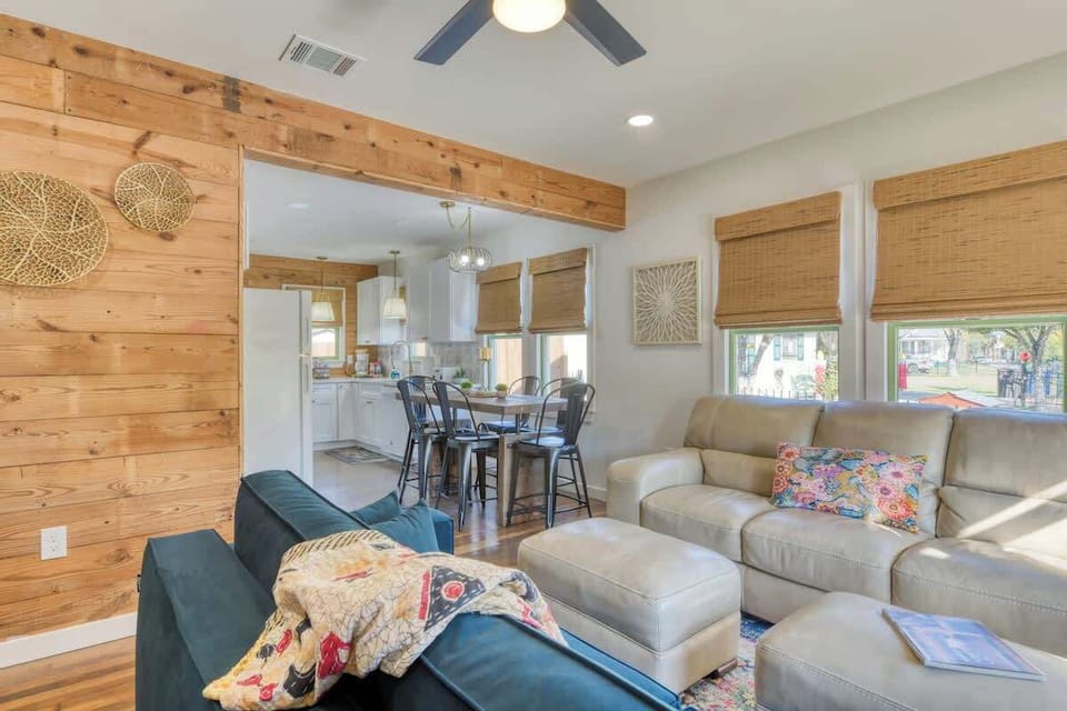 Bungalow Living Room with view to the dining and kitchen