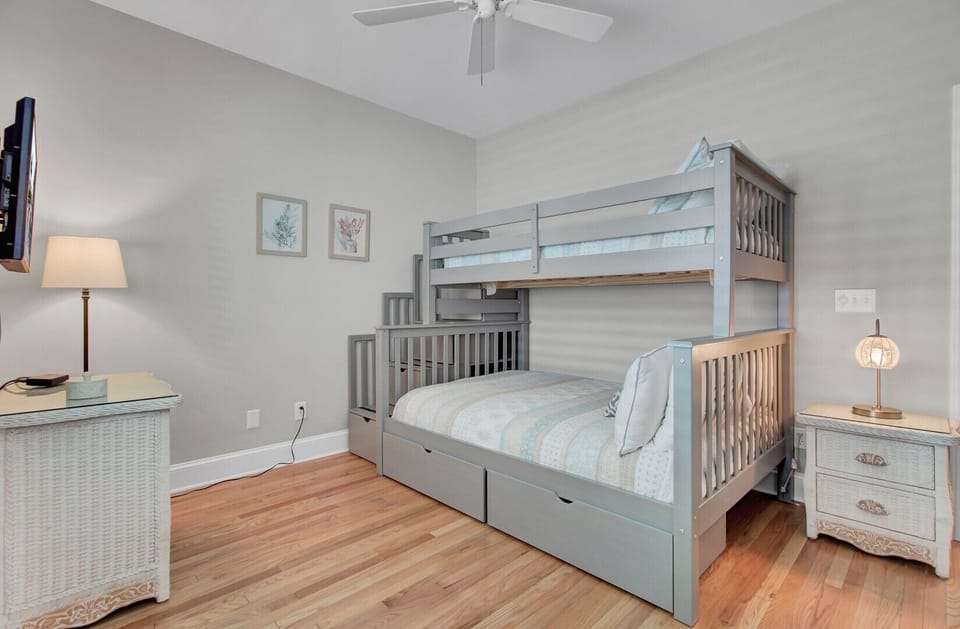 Kids Room Bunk Full-Twin 