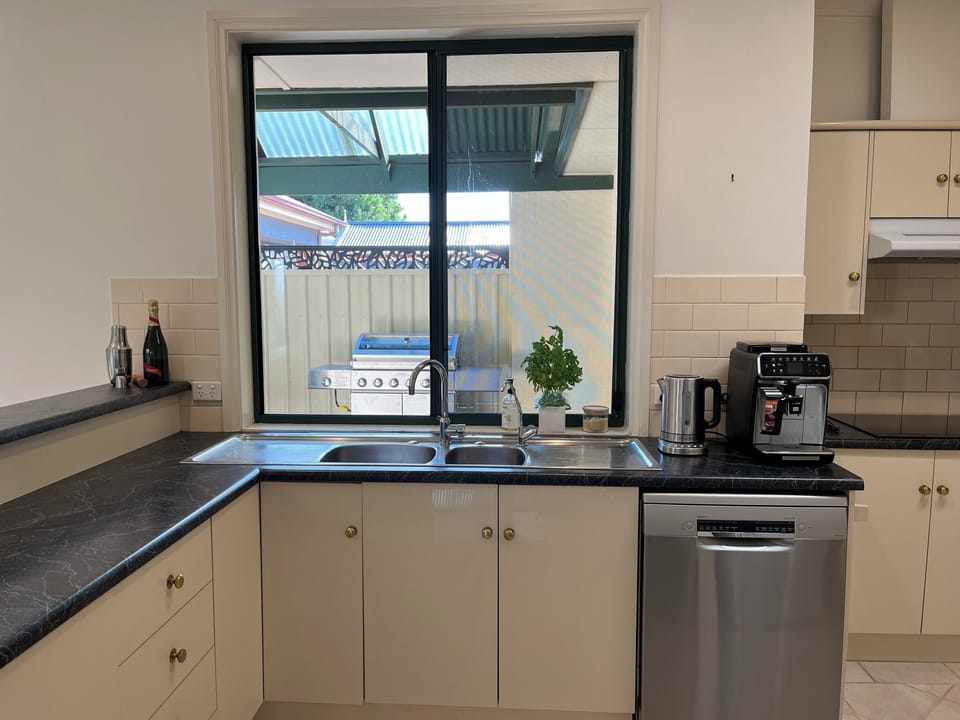 Fully equipped kitchen plus 6 burner BBQ makes catering a breeze. 