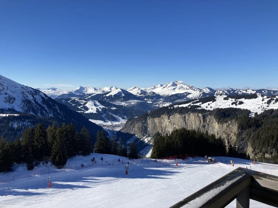 Snow and ski sports