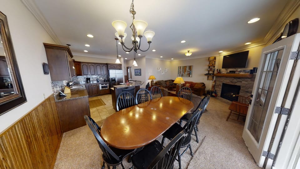 Dining Room, Dining Table, Furniture, Indoors, Table