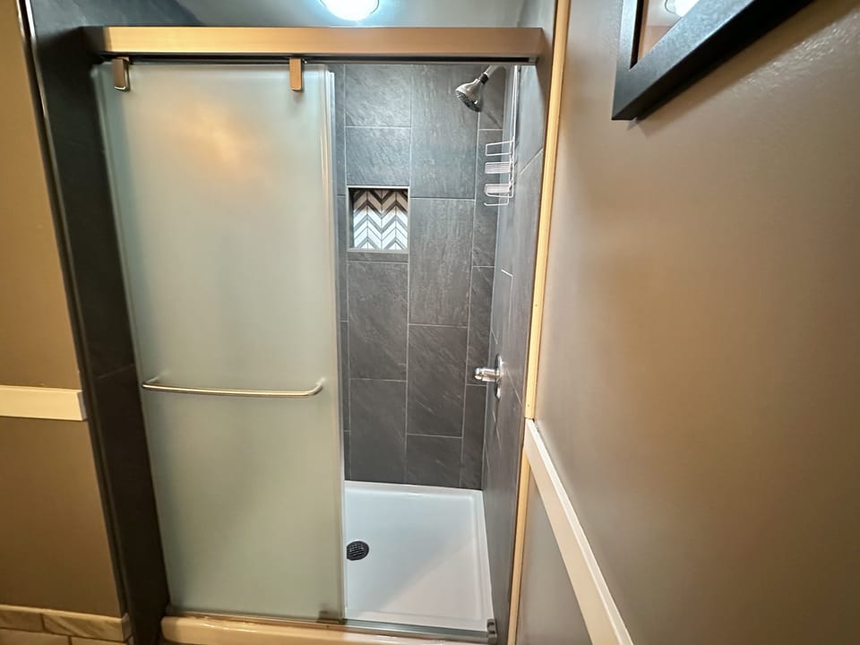 Indoors, Bathroom, Room, Shower Faucet, Bathtub