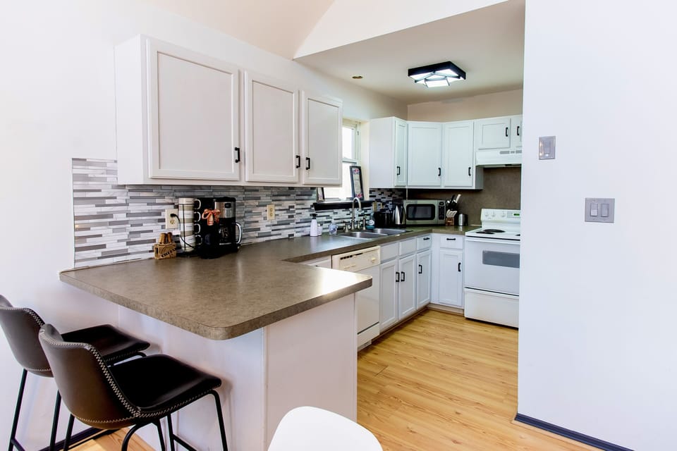 Indoors, Kitchen, Microwave, Oven, Cooktop