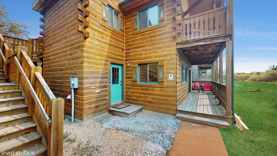 Unit B entrance