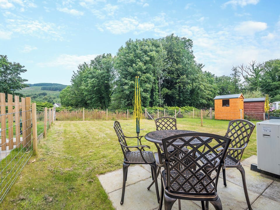 Sitting-out-area | Riverbank, Lamlash