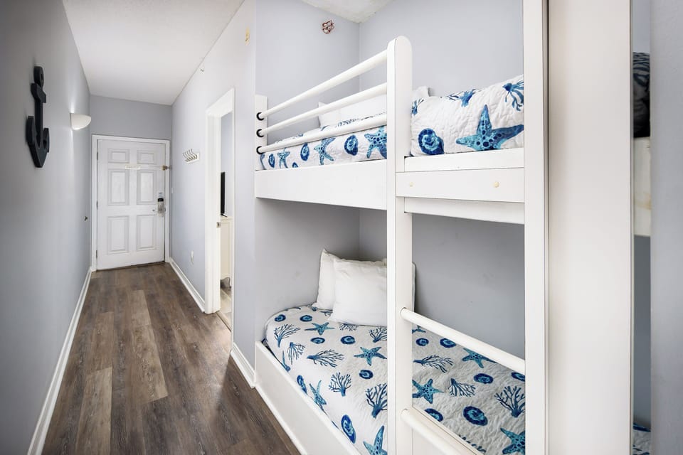 Hallway Bunkbeds - 
Gulf Dunes 507 Fort Walton Beach Okaloosa Island Vacation Rentals