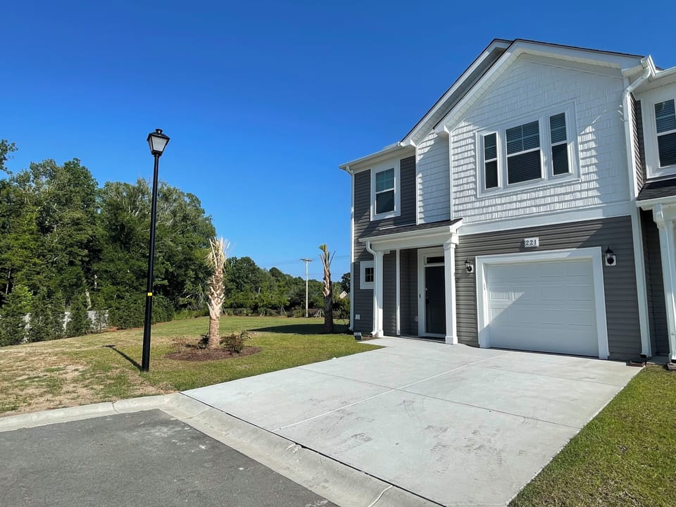 end unit with huge greenspace 