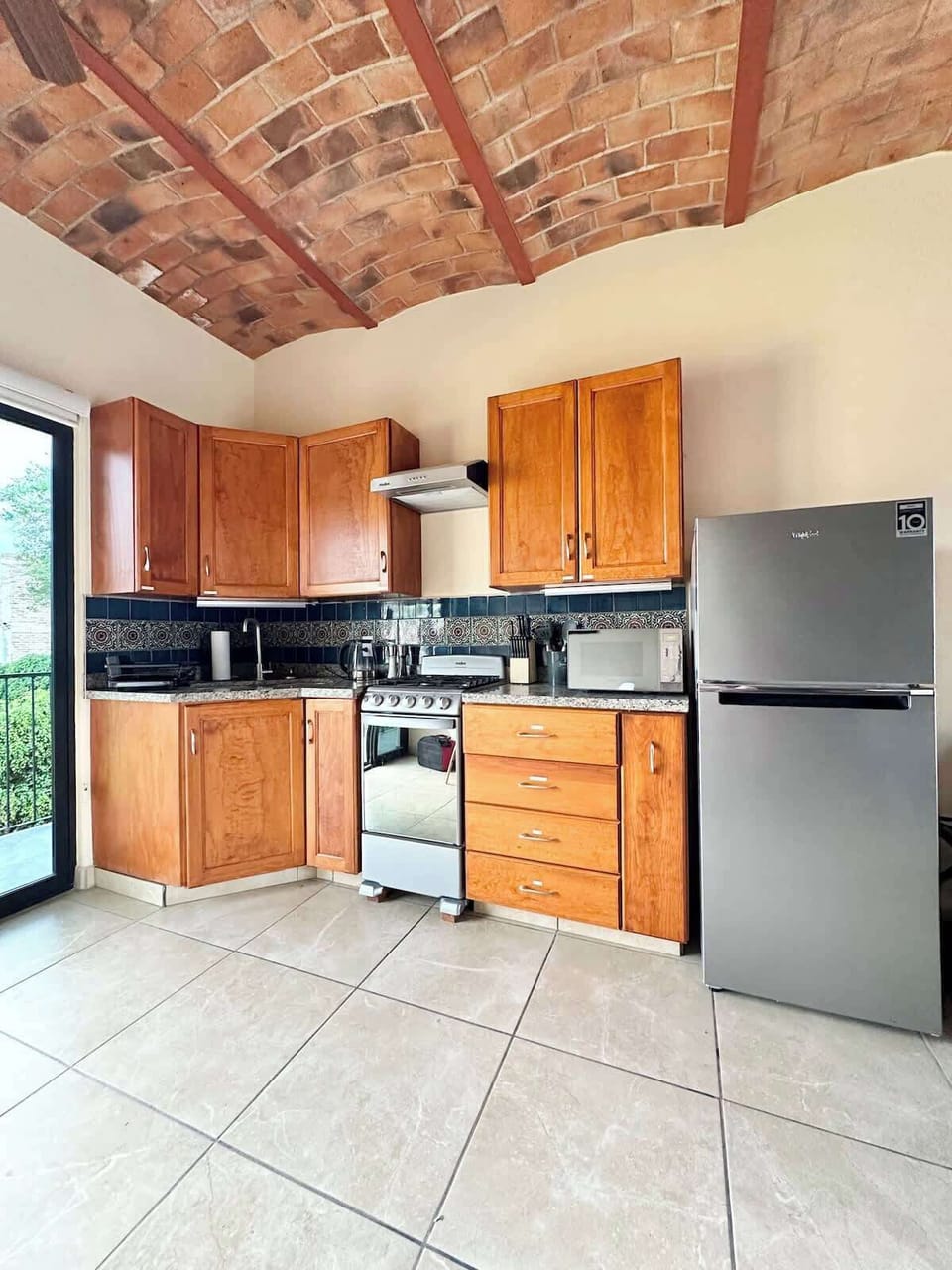 full-kitchen