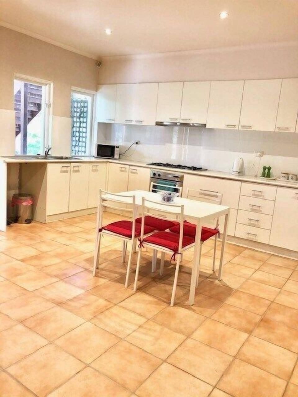 Furnished kitchen with dining facilities