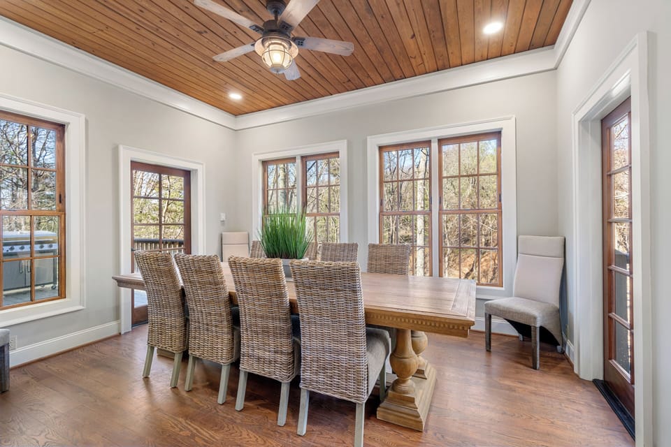 Beautiful outdoor view from dining area space 