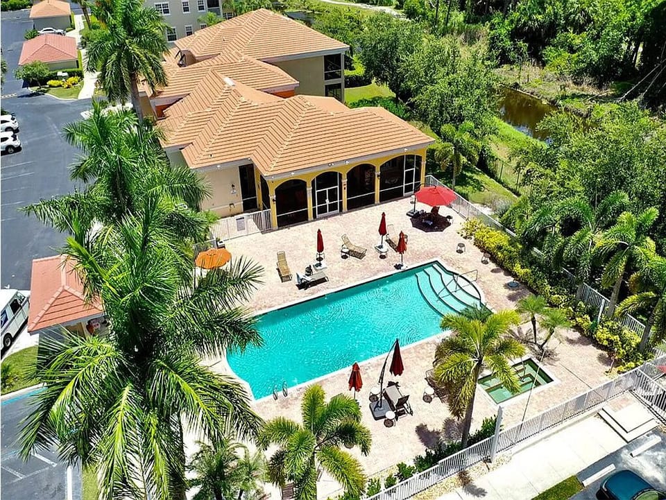 Community Pool and Spa