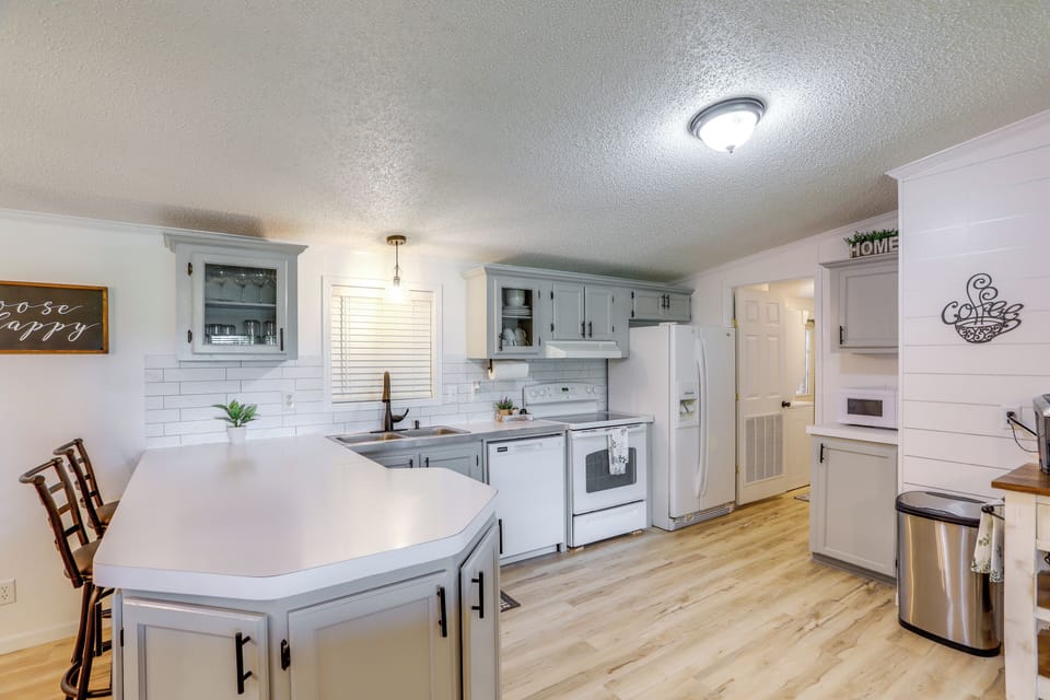 Kitchen | Cooking Basics | Toaster | Coffee Bar