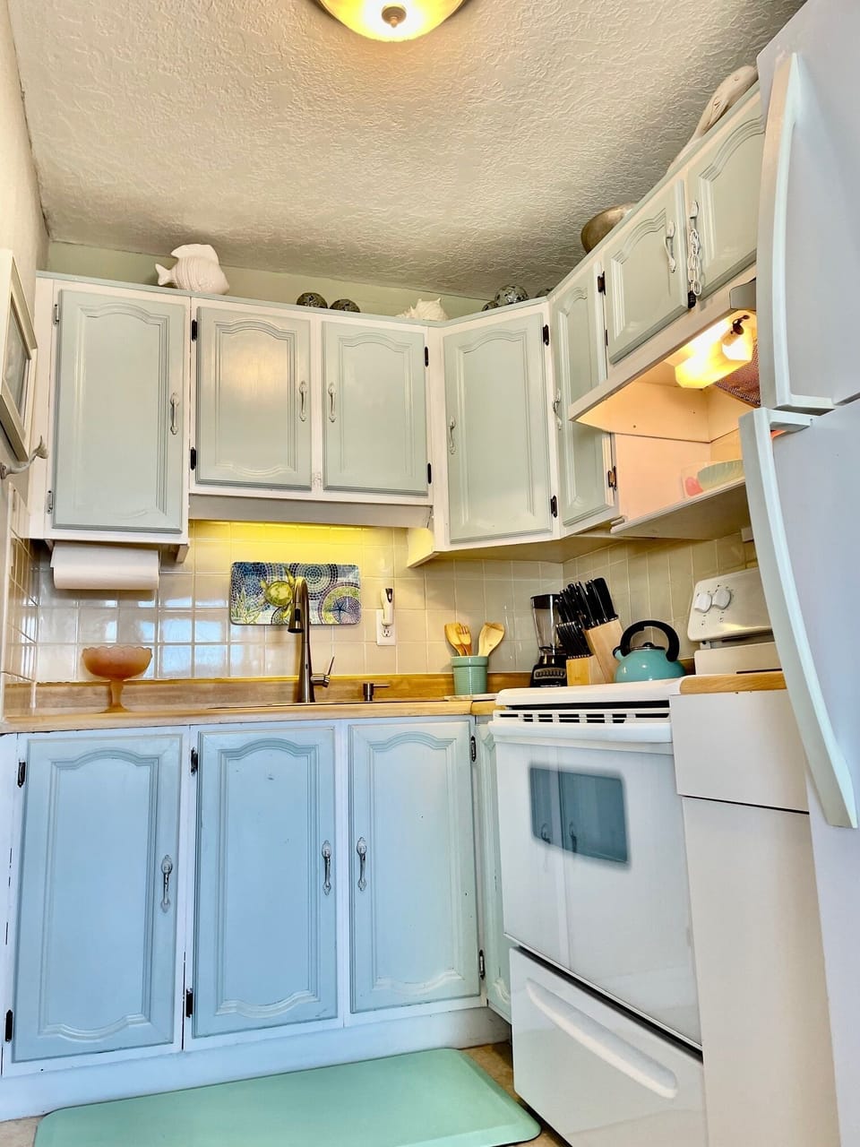 Bright kitchen