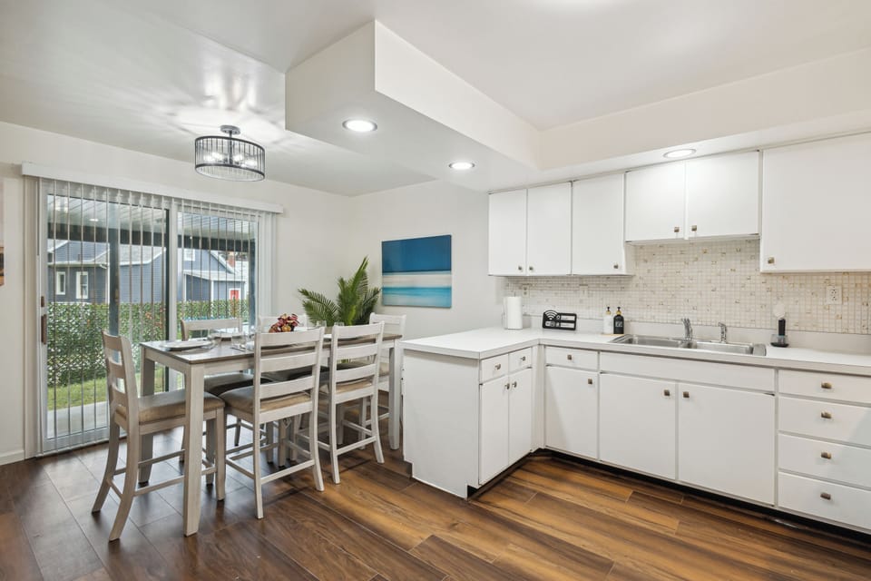 Cook with ease in a fully equipped, modern kitchen.