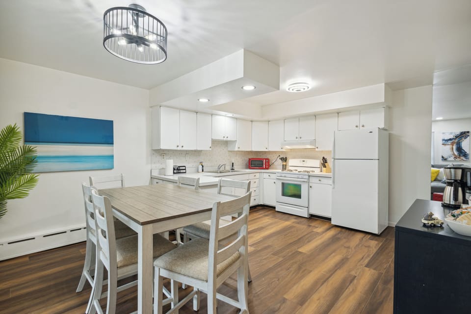 Cook with ease in a fully equipped, modern kitchen.