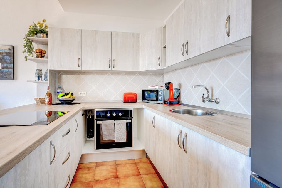 Kitchen 2