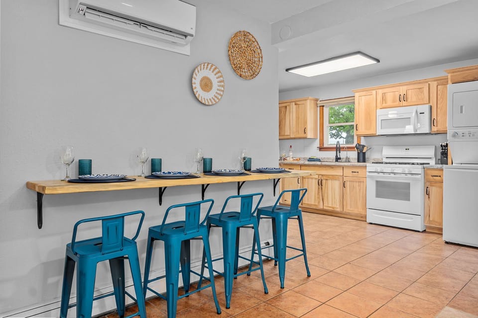 Enjoy the cozy breakfast bar seating!