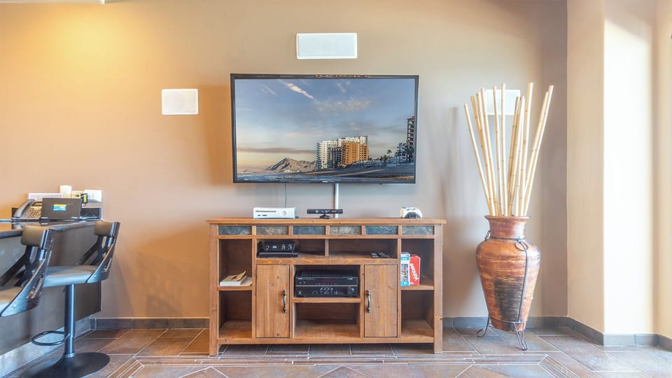 Surround sound plus cable tv with HBO