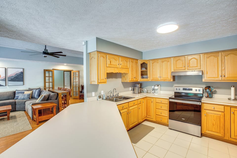 Kitchen | Main Floor | Keurig & Drip Coffee Makers | Cooking Basics