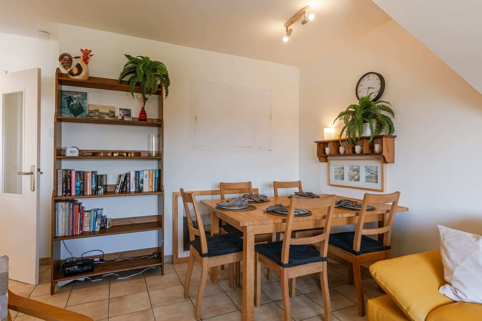 Bright and inviting dining space
