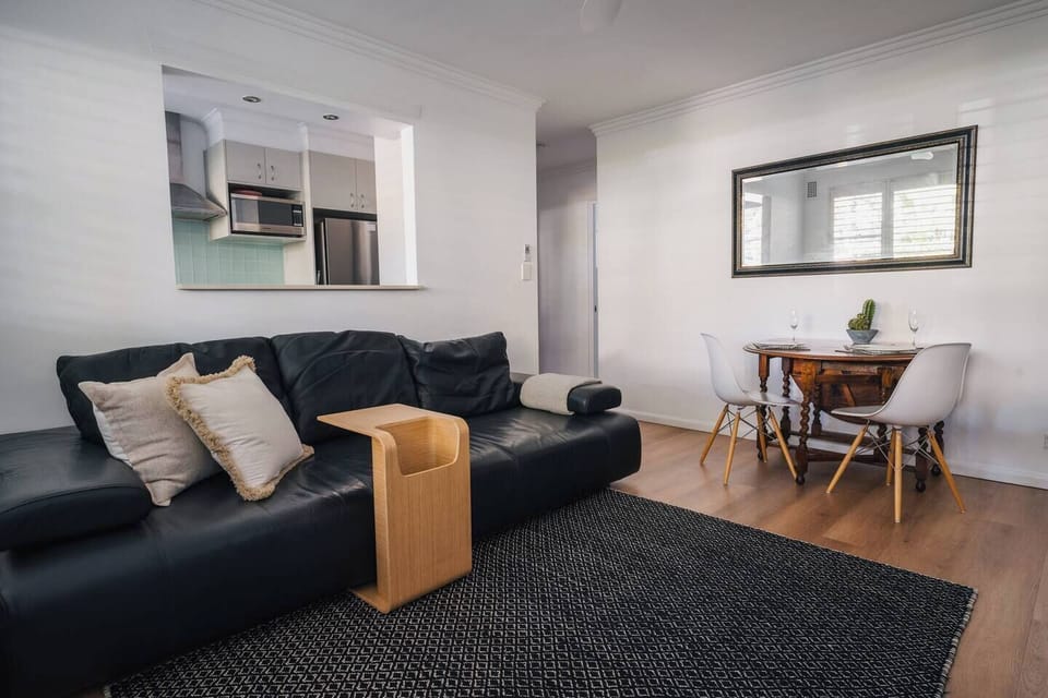 Modern minimalist decor with comfortable lounge to spread out on. Single high density foam mattress can be added to the lounge or used on the floor for person up to teenage years
