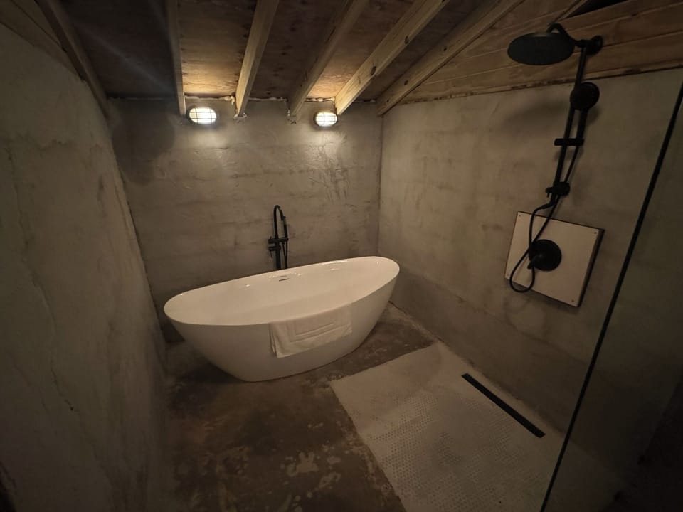 bathtub