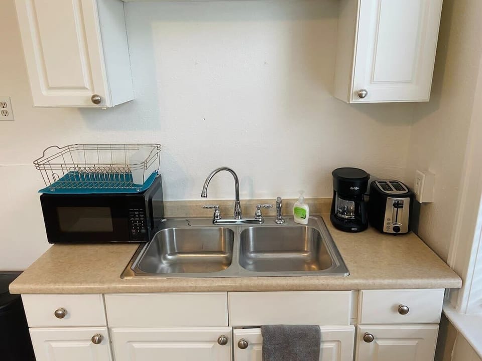 Pet-friendly building · 3 mi to SLU and SSM Hospitals