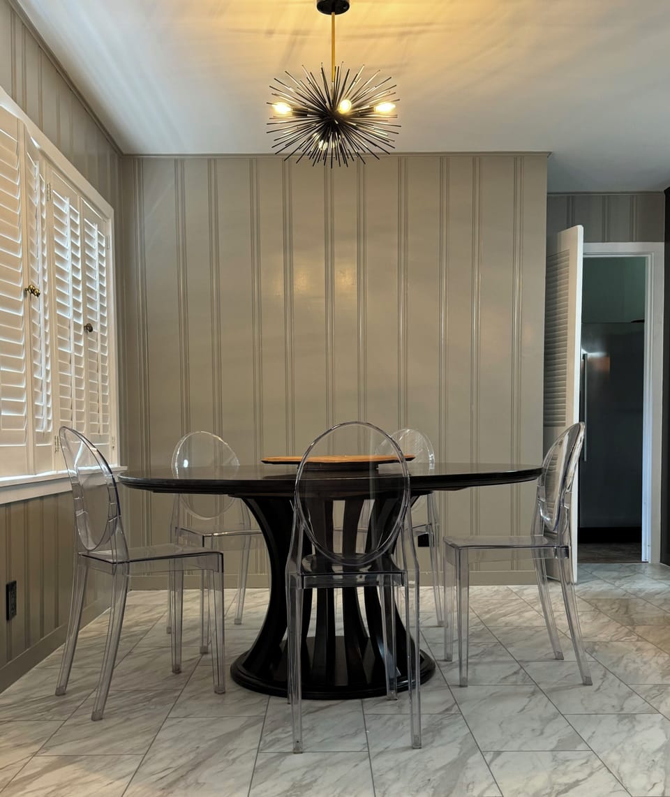 Breakfast nook