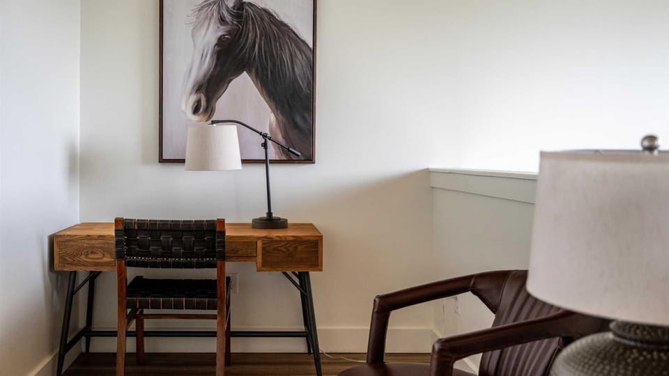 4 Bedroom Cabin with Hot Tub Game Room Mountain Views Lodges at