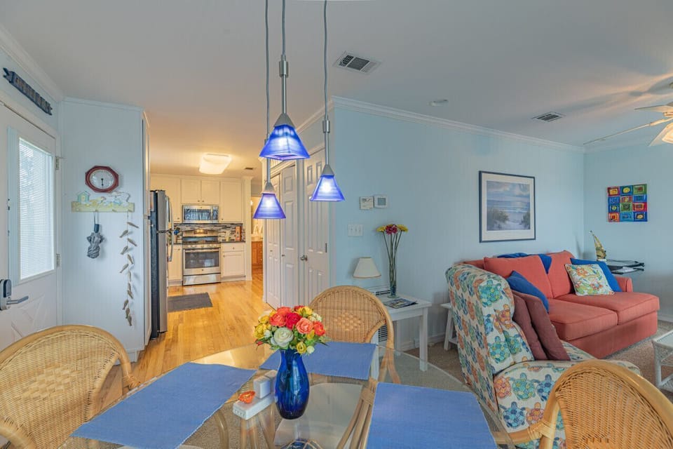 Living Room/Dining