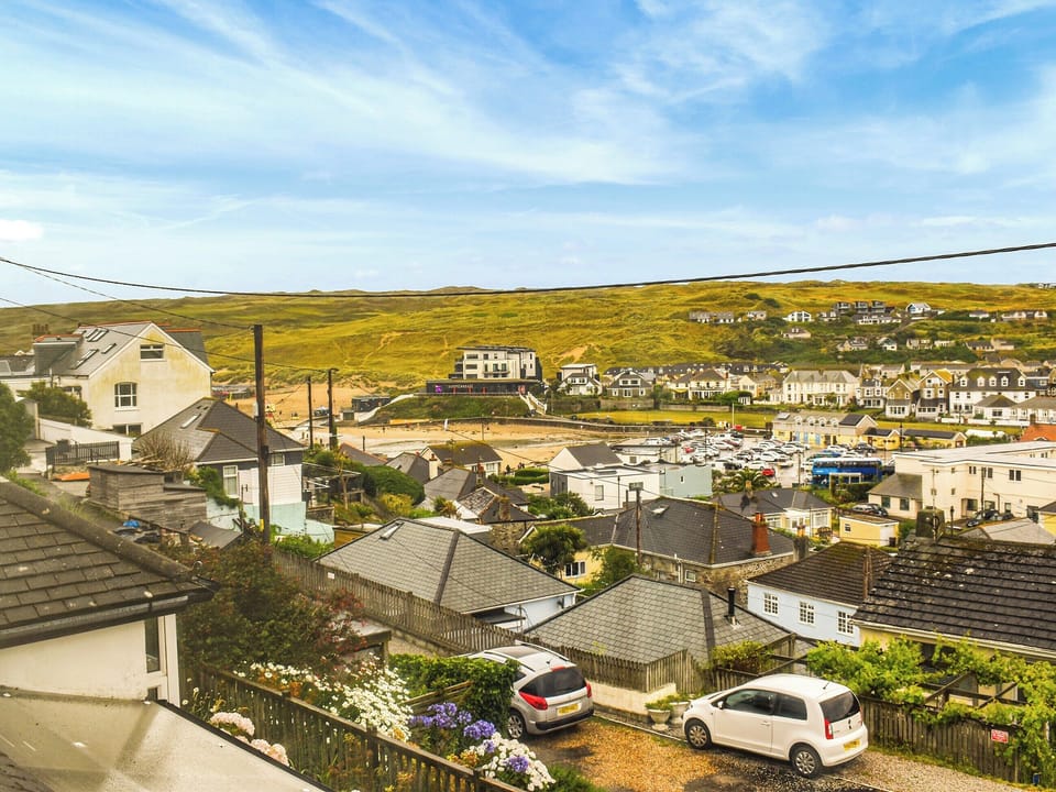 Surrounding area | Trethvor, Perranporth