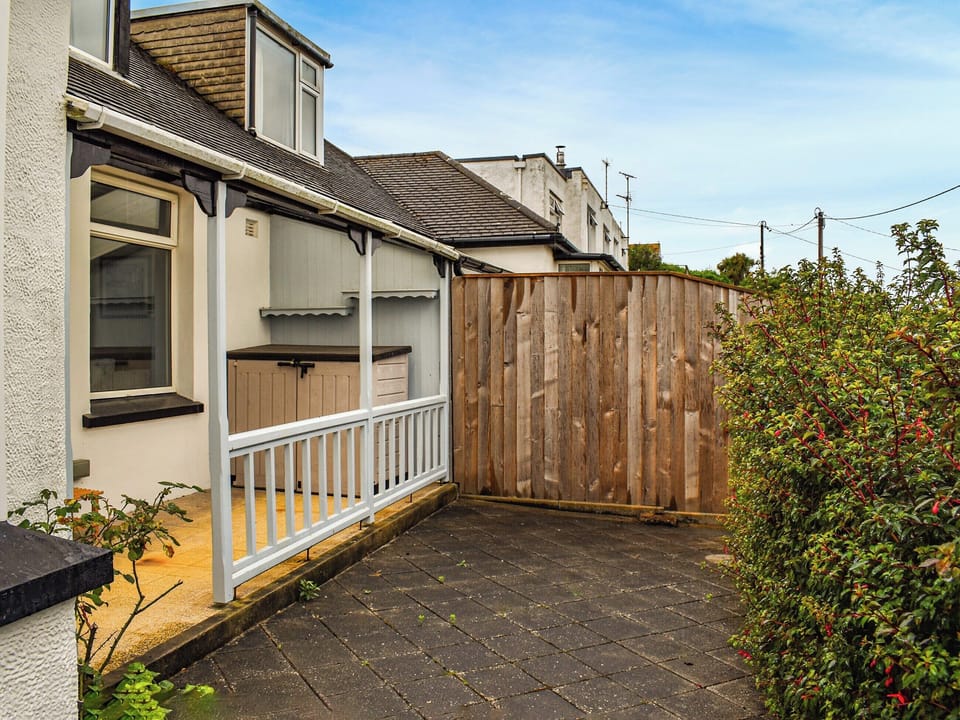 Exterior | Trethvor, Perranporth