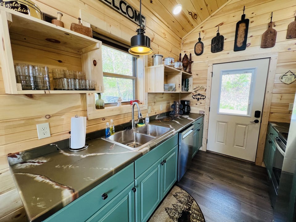 Indoors, Sink, Kitchen, Rug, Sink Faucet
