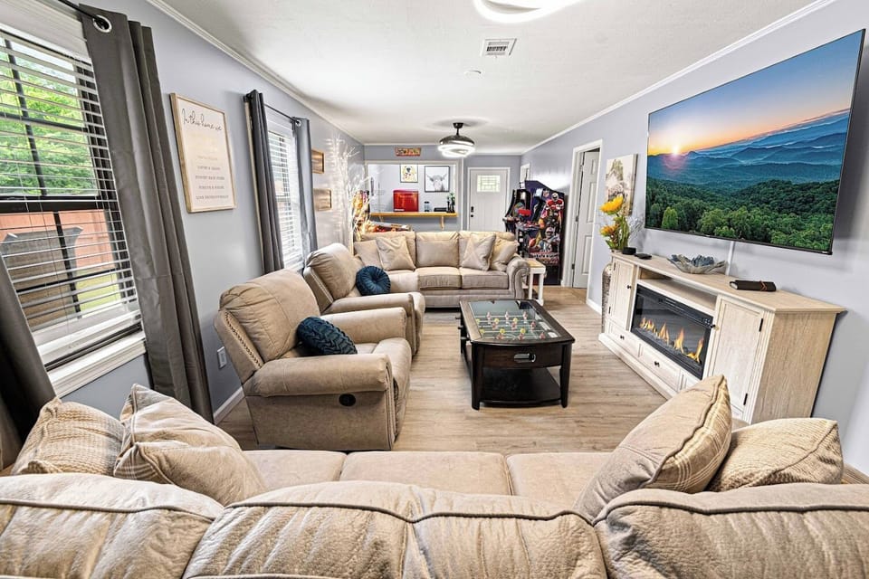 75" TV with cable and Roku for your family room!