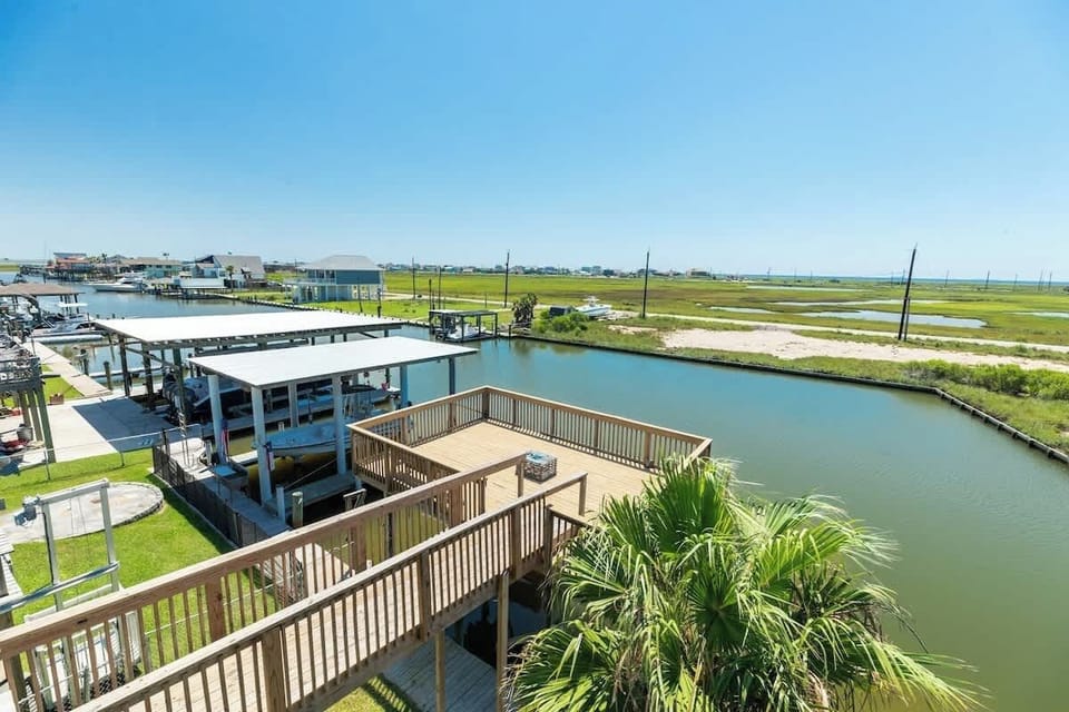Beautiful Bay Views 