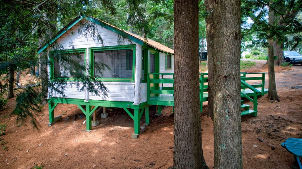 Right front view of the cabin