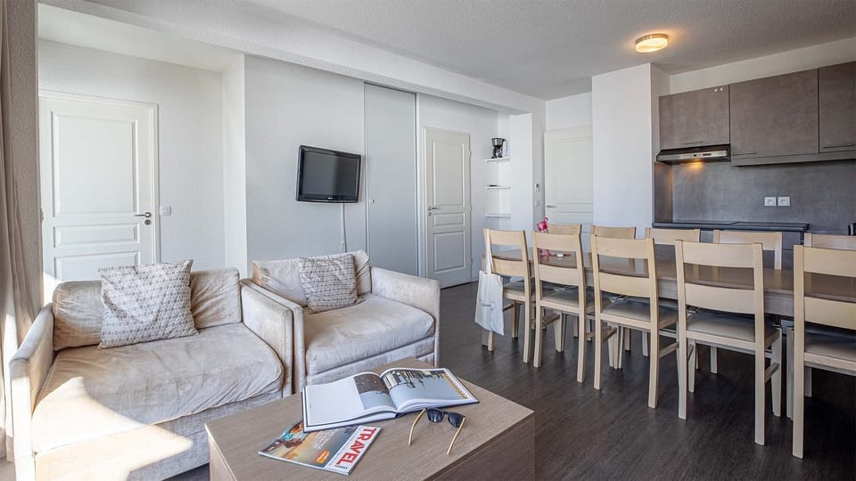 Tuck into a great meal in your dining area.
