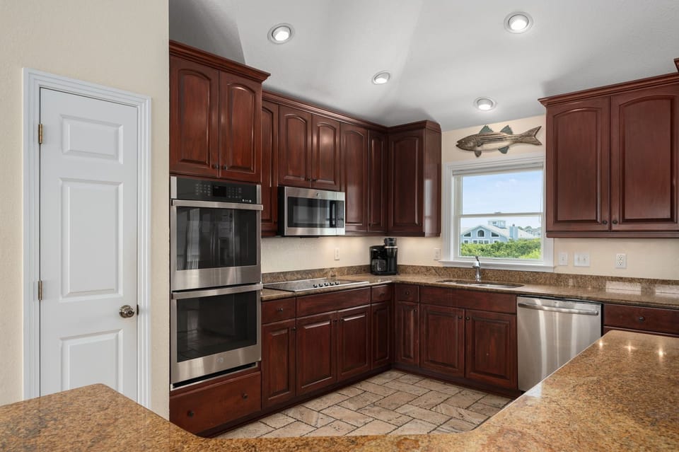 WH237: Chillin' the Most | TL Kitchen Area - Island Seating for 6