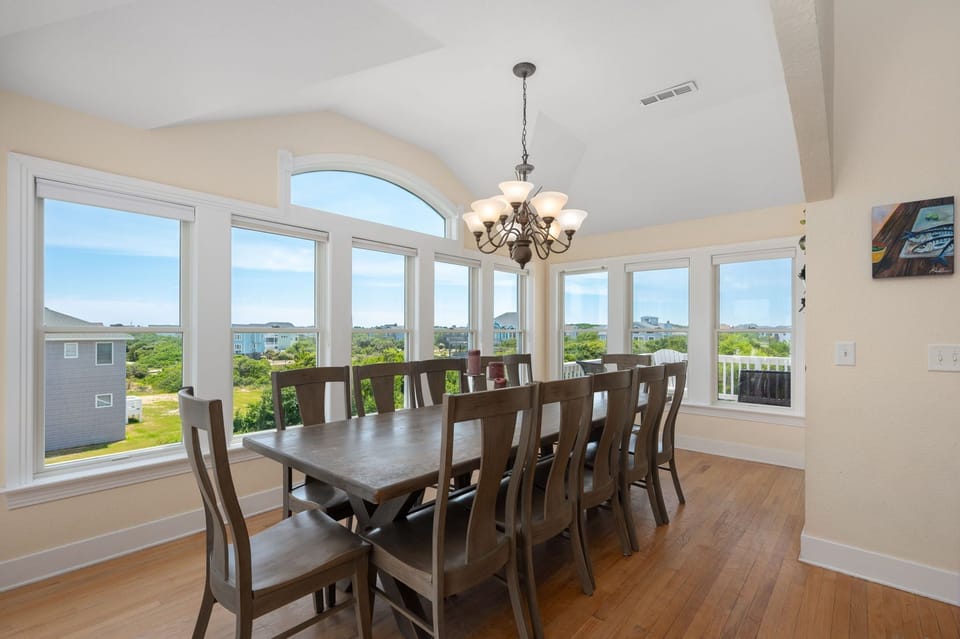 WH237: Chillin' the Most | TL Dining Area - Seating for 12